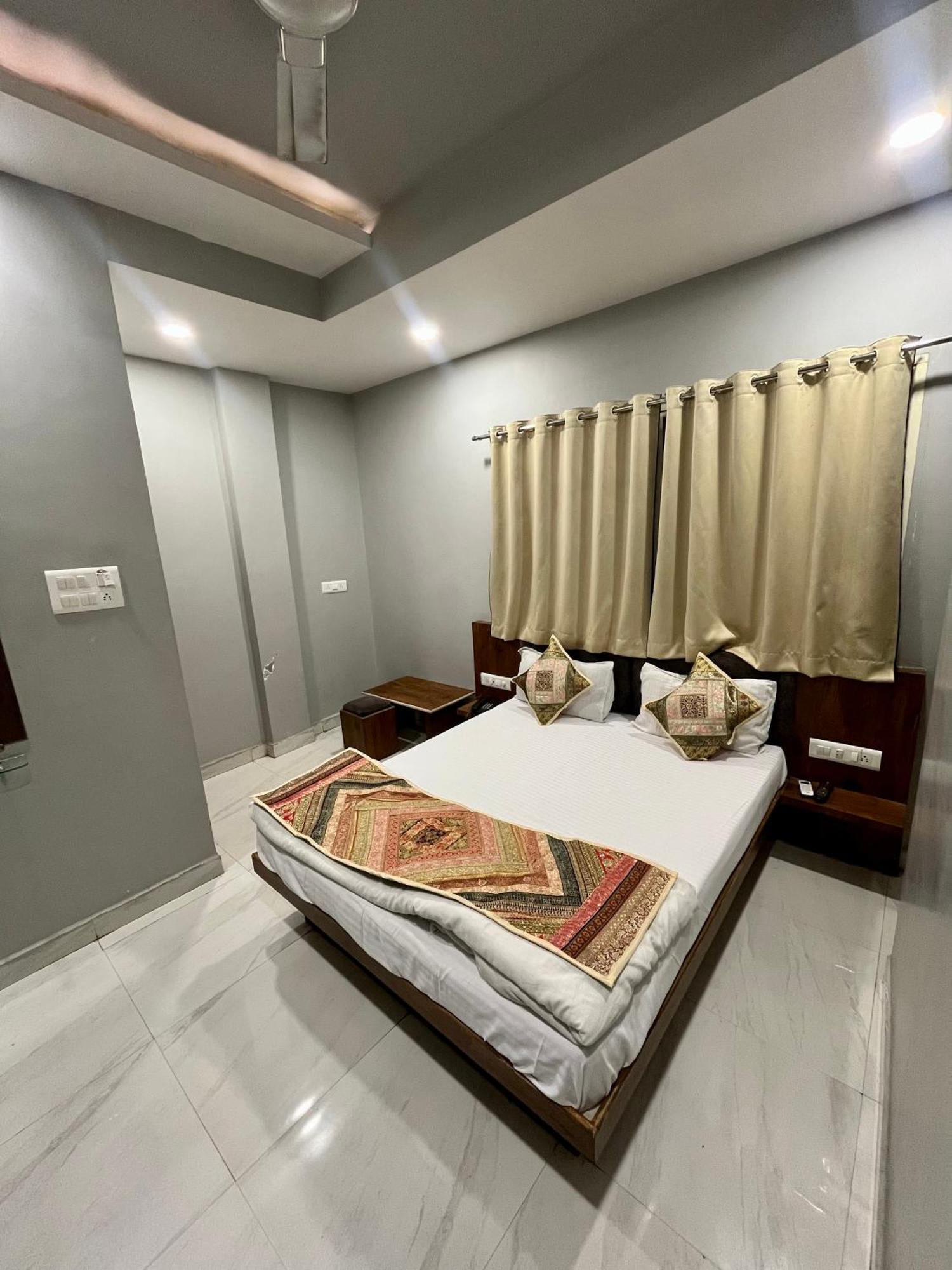 Hotel Shankar Ujjain Exterior foto